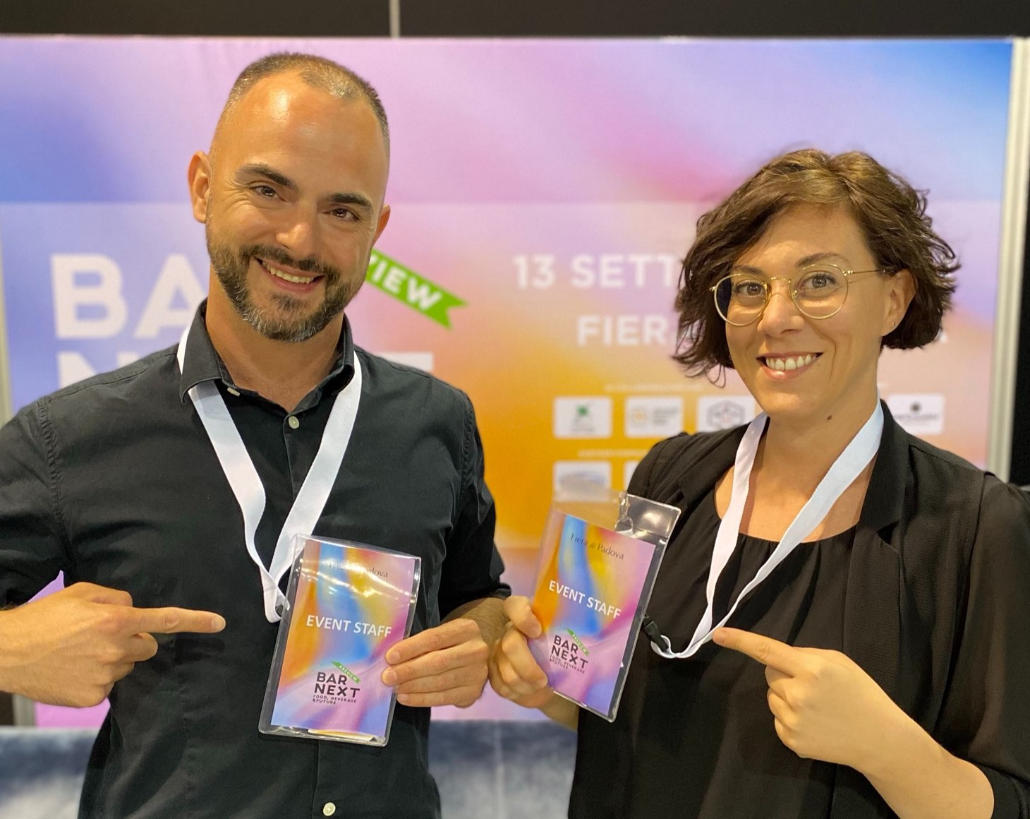 Chiara e Francesco con i badge da relatori a BarNext, Fiera di Padova